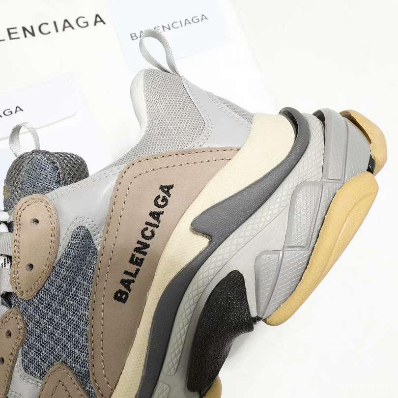 Men/Women Balenciaga Triple S Clear Sole Khaki Sneaker Item 6380340