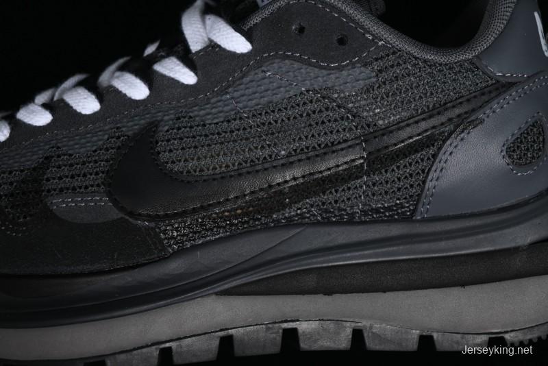 Nike Sacai VaporWaffle 3.0 Fashion-Forward Casual Sneakers - CV1363-105