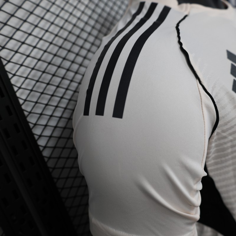 Player Version 25/26 Real Madrid White with Textured Pattern Jersey