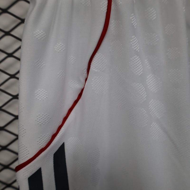 Player Version 25/26 Bayern Munich Home Shorts