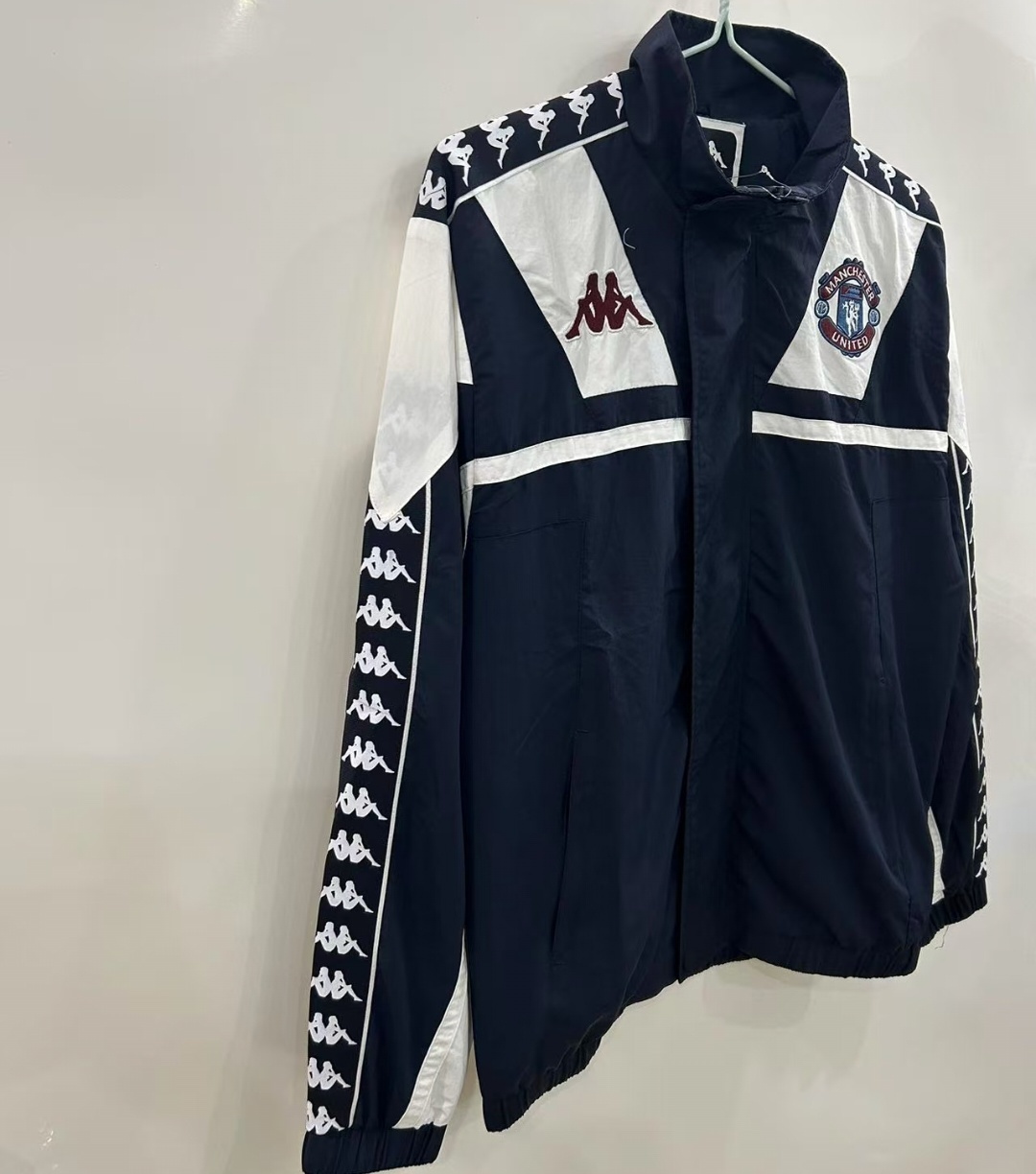 25/26 Manchester United 1967 Style Black/White Windbreaker