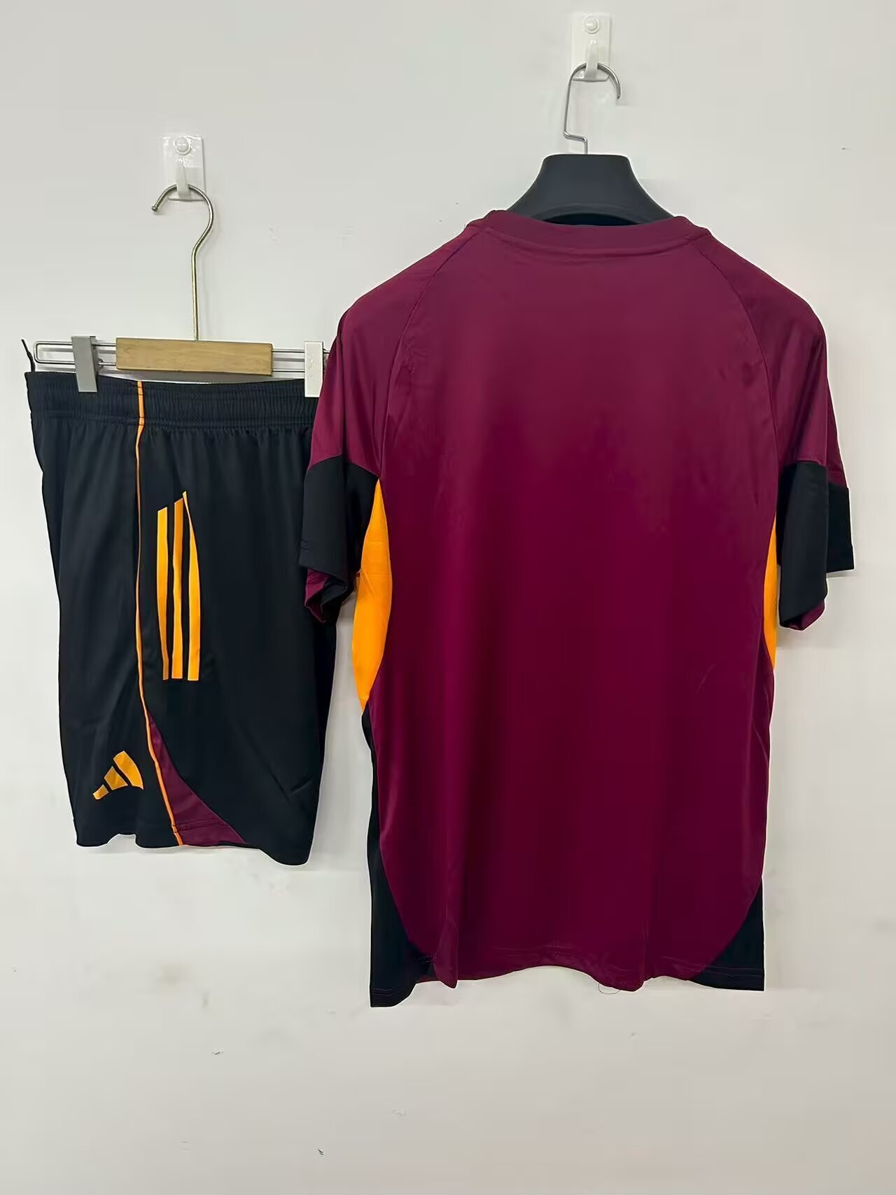 25/26 Roma Pre-Match Jersey Red+ Shorts