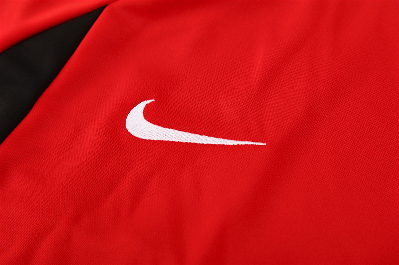 Retro 02/03 Manchester United Red Half Zipper Jacket