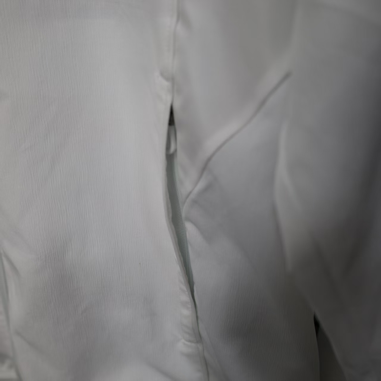 25/26 Real Madrid WHITE Windbreaker (with Inner Lining)